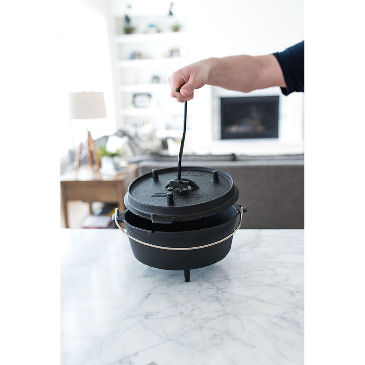 Camp Chef Cast Iron Deluxe Dutch Oven- 6 Quart - 10in 10in