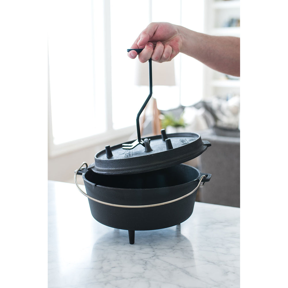 Camp Chef Cast Iron Deluxe Dutch Oven- 6 Quart - 10in 10in