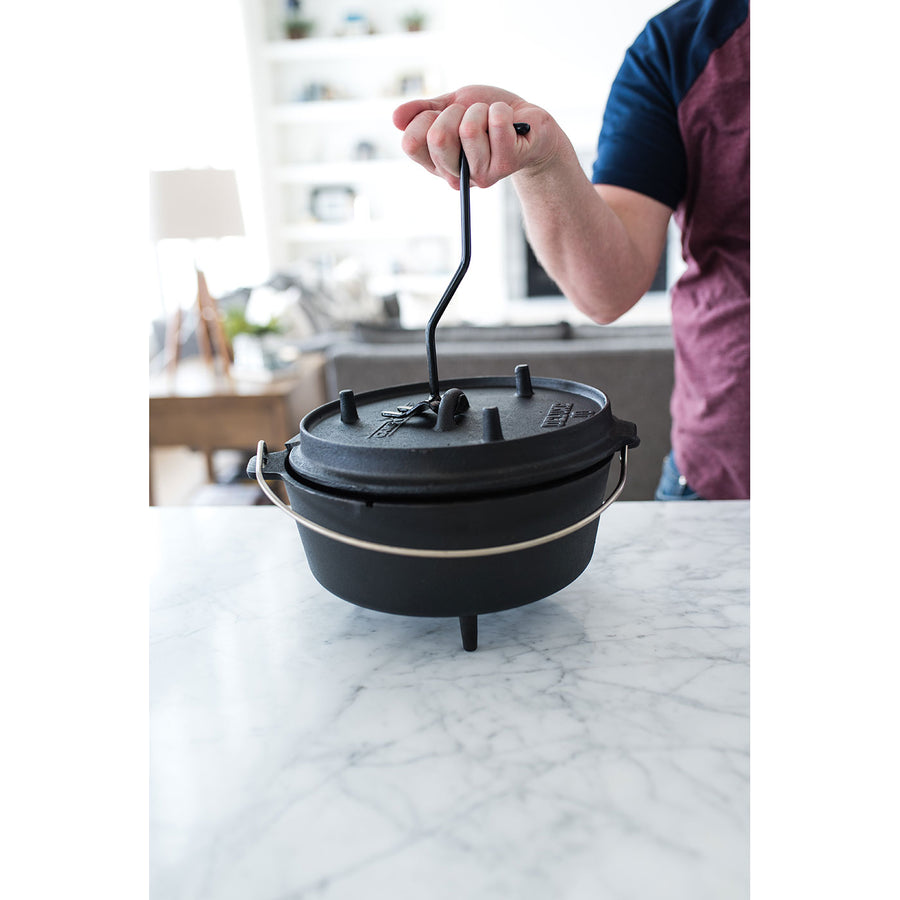 Camp Chef Cast Iron Deluxe Dutch Oven- 6 Quart - 10in 10in